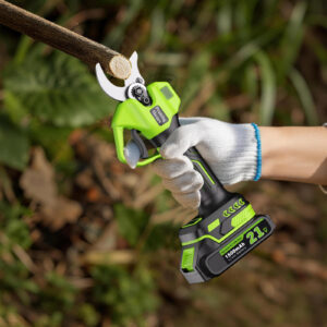 Alternative view of Electric Pruners Cordless